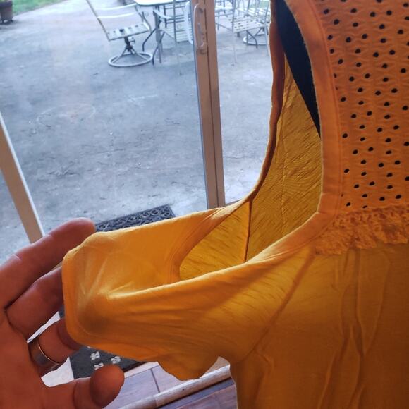 Lane Bryant's 18/20 yellow cold shoulder blouse - Picture 3 of 6